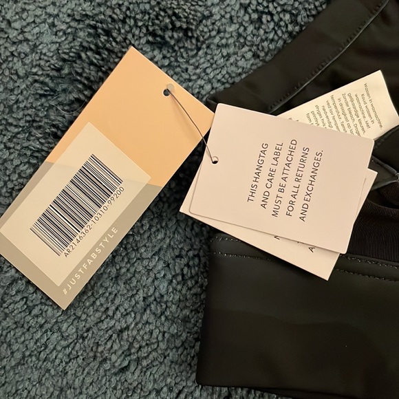 NWT Comfy Sports Bra Dark Camo - Picture 8 of 9